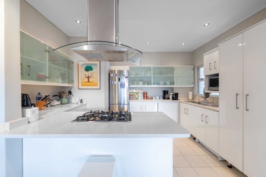 2 Bedroom Property for Sale in Oranjezicht Western Cape